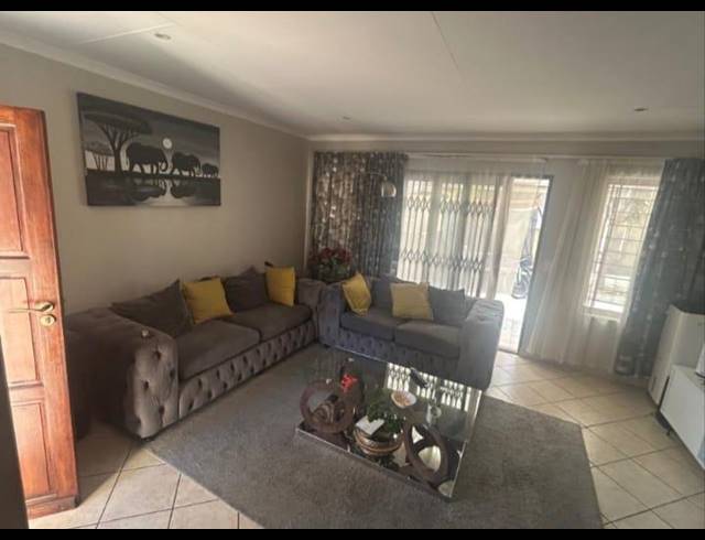 2 BEDROOM PROPERTY TO RENT IN THE REEDS